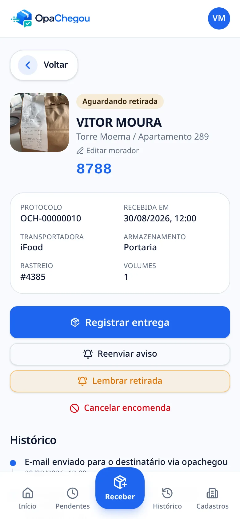 Tela da encomenda no OpaChegou com protocolo, código de retirada, transportadora e histórico